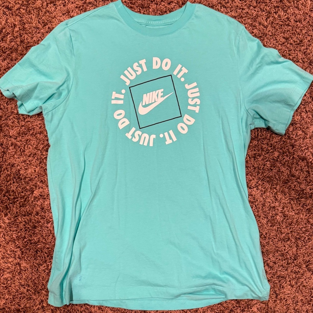 Mens short sleeve Nike Tee